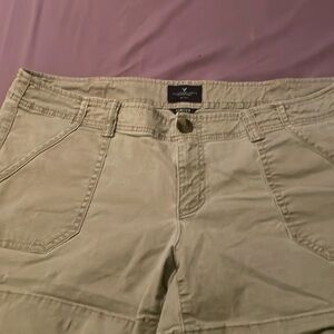 WOMANS AMERICAN EAGLE OUTFITTERS SUZE 14 POCKETS FT ANF BK ZIP AND BUTTON